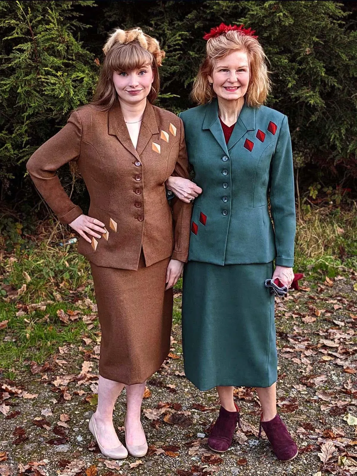 1940s Vintage Majestic Skirt Suit in Pheasant Green