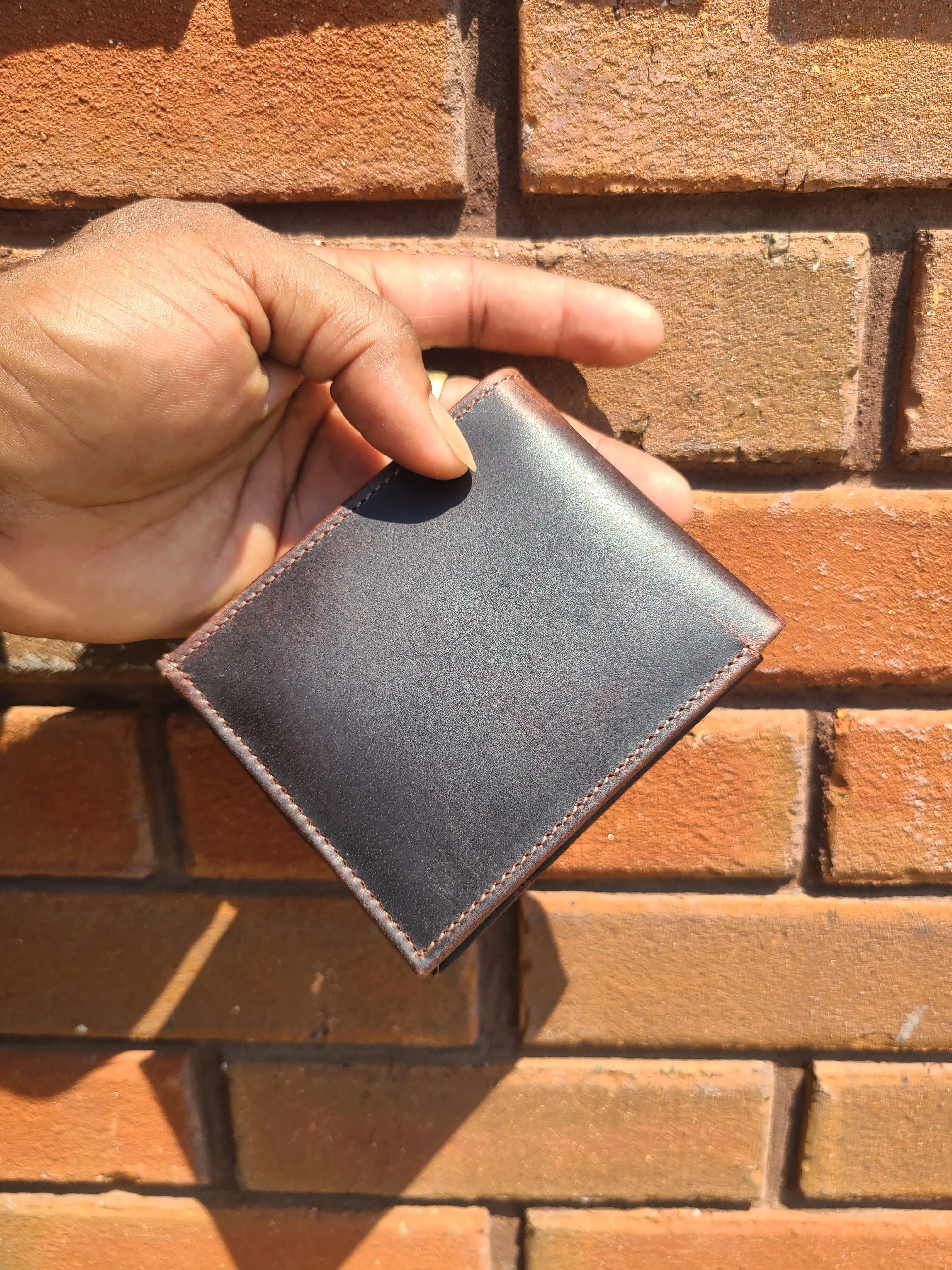 Classic Bison Leather Coin Pocket Bifold Wallet