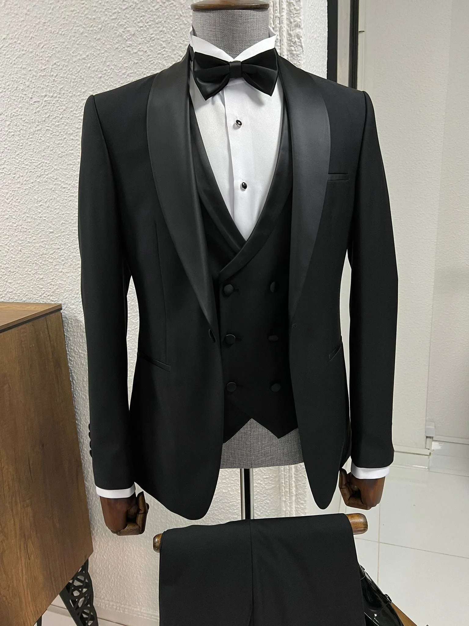 Slim Fit Shawl Collar Black Tuxedo Suit